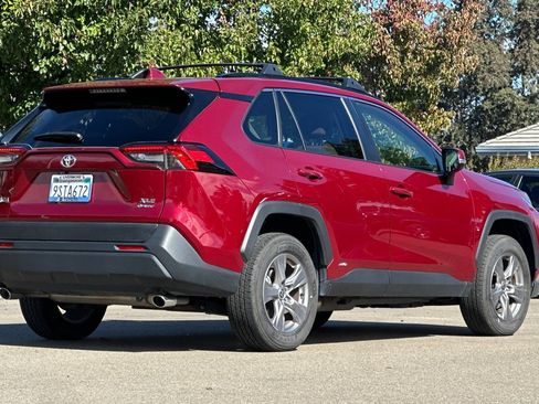 Certified 2025 Toyota RAV4 XLE AWD/4WD image 4