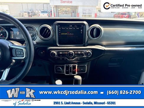 Used 2023 Jeep Gladiator Overland AWD/4WD image 27