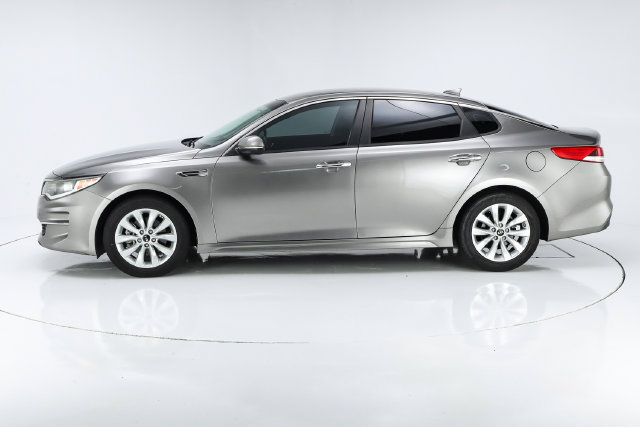 Used 2018 Kia Optima LX w/ Convenience Package FWD image 2