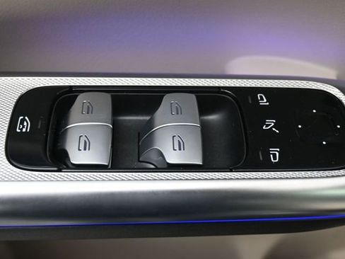 New 2026 Mercedes-Benz GLC 300 image 13