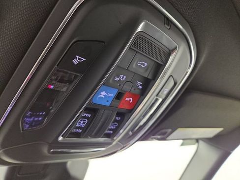 Used 2024 Jeep Grand Cherokee L Altitude AWD/4WD image 31
