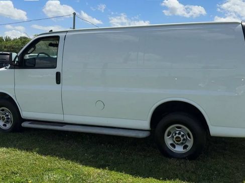 Used 2024 GMC Savana 2500 w/ Driver Convenience Package RWD image 4