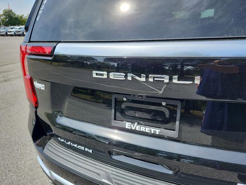 New 2026 GMC Yukon XL Denali w/ Sun & Power Step Package AWD/4WD image 4