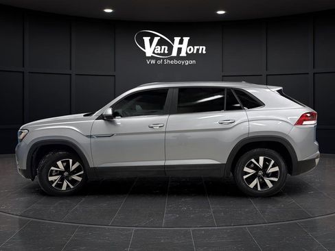 Used 2021 Volkswagen Atlas Cross Sport SE image 11