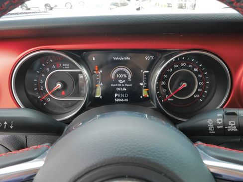 Used 2022 Jeep Wrangler Unlimited Rubicon w/ Cold Weather Group AWD/4WD image 23