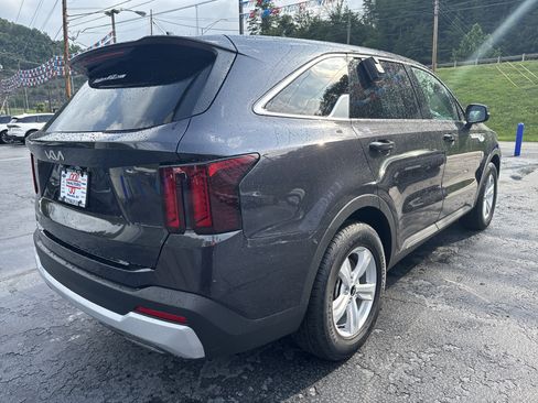 New 2026 Kia Sorento LX FWD image 7