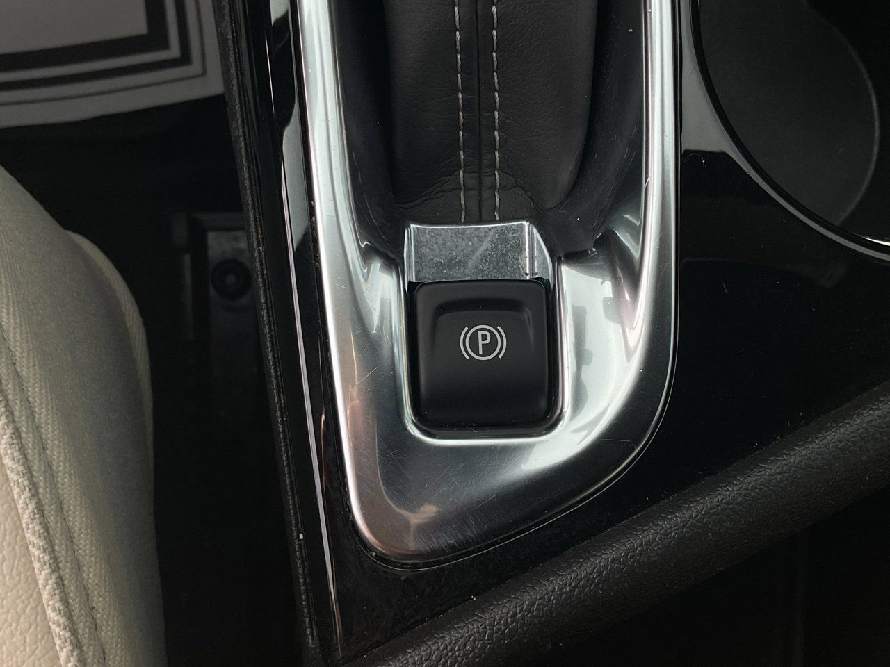 Used 2024 Buick Encore GX Sport Touring FWD image 23