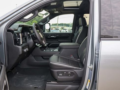 New 2026 GMC Sierra 2500 AT4X w/ LPO, Black Badging Package AWD/4WD image 8