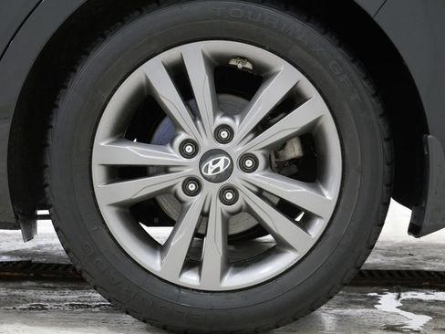 Used 2018 Hyundai Elantra SEL image 9