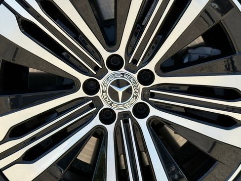 Used 2022 Mercedes-Benz EQS 450+ Sedan image 19