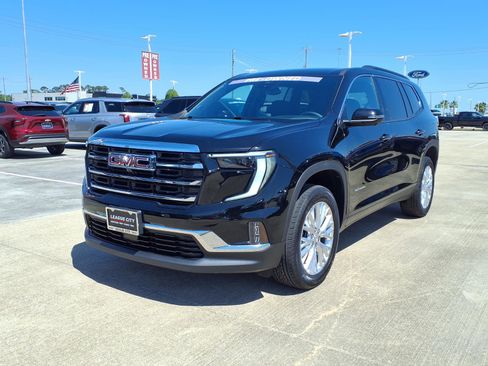 Used 2024 GMC Acadia Elevation w/ LPO, Cargo Package FWD image 3