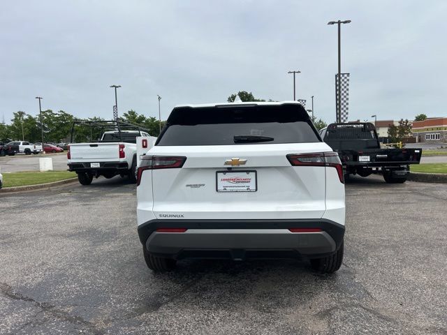 New 2026 Chevrolet Equinox LT w/ Convenience Package II FWD image 4