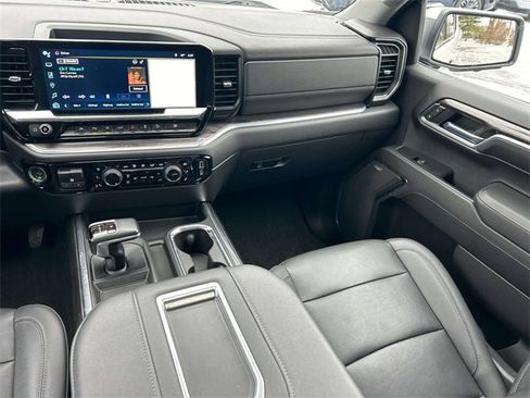 Used 2022 Chevrolet Silverado 1500 LTZ w/ LTZ Premium Package image 16