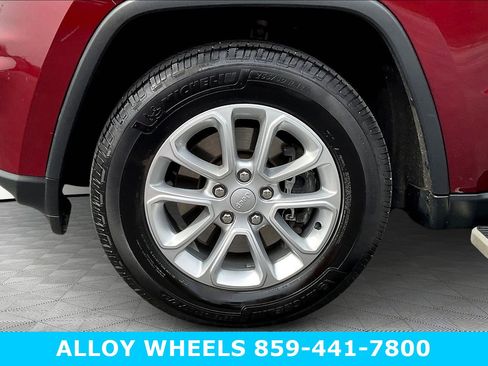 Used 2021 Jeep Grand Cherokee Laredo w/ Security & Convenience Group image 11