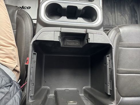 Used 2023 GMC Sierra 3500 Denali w/ Denali Ultimate Package image 34