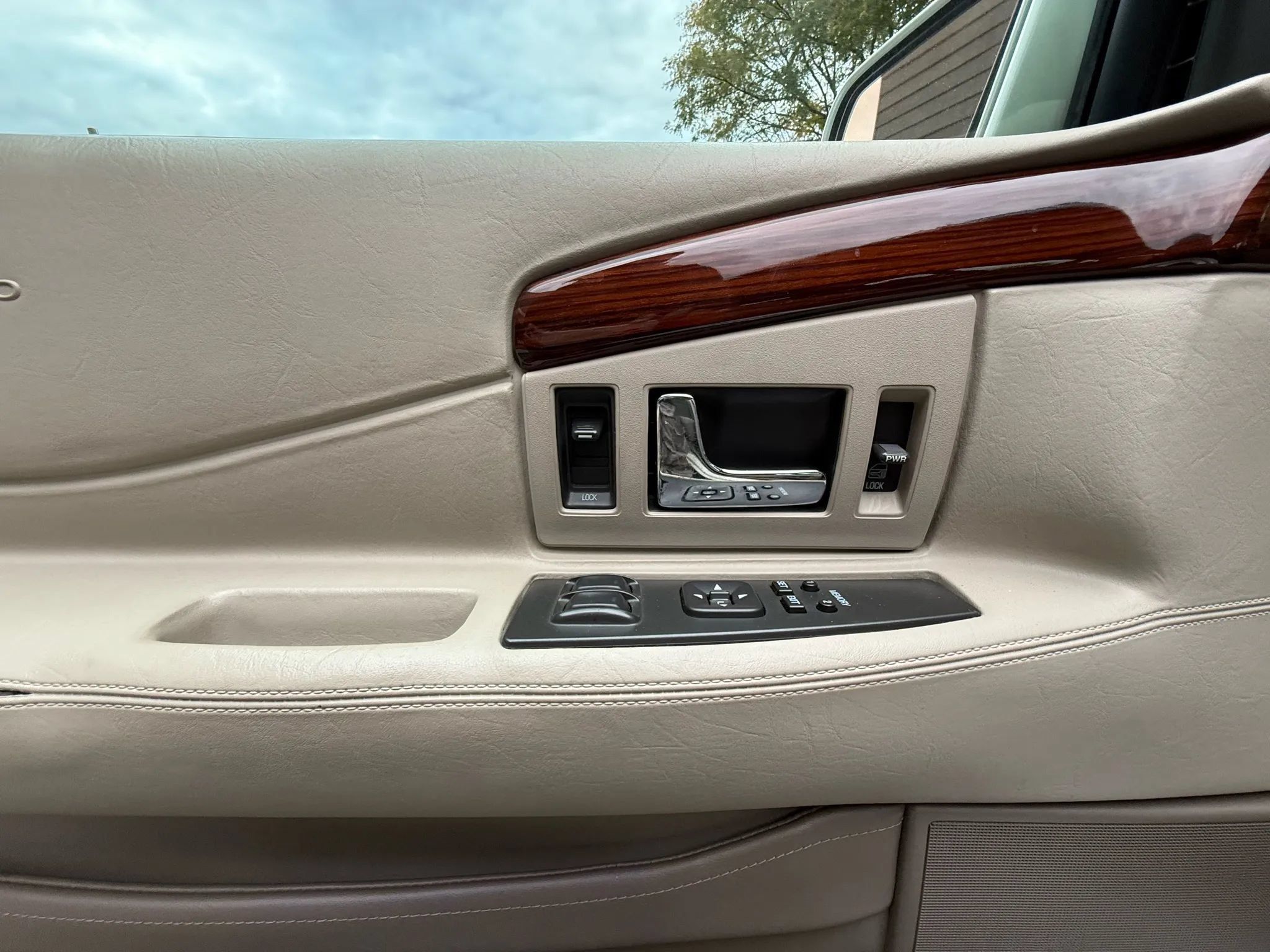 Used 1998 Cadillac Eldorado FWD image 10