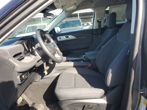 New 2025 Ford Explorer Active w/ Active Comfort Package image 9