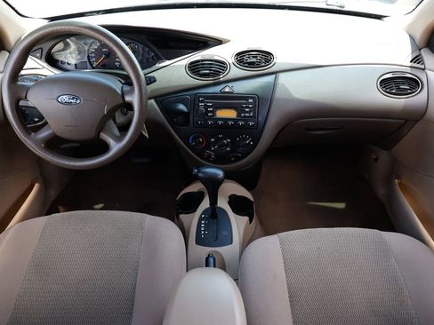 Used 2004 Ford Focus SE FWD image 13