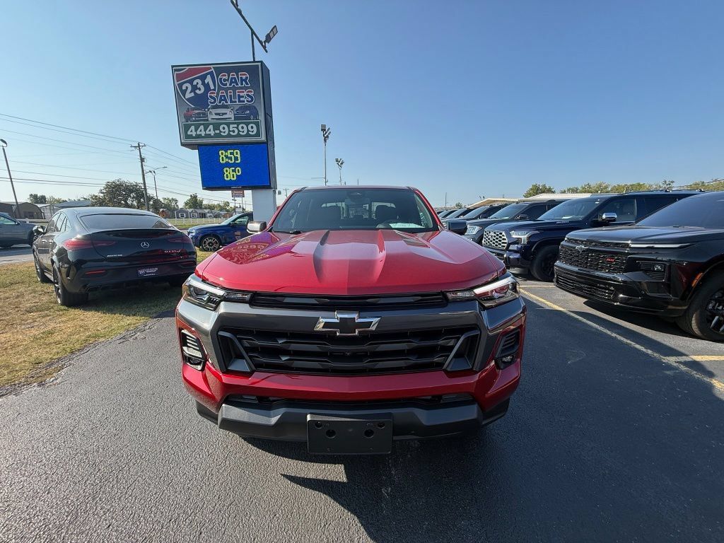 Used 2024 Chevrolet Colorado LT w/ LT Convenience Package III RWD image 9