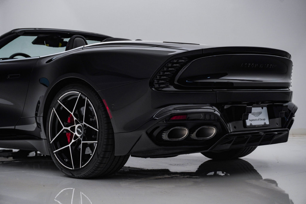 Used 2026 Aston Martin Vanquish Convertible RWD image 13