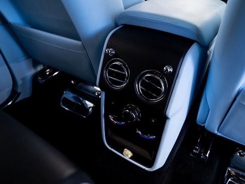 Used 2022 Rolls-Royce Cullinan image 45