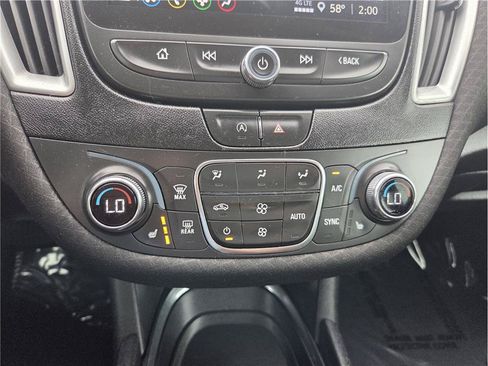 Used 2022 Chevrolet Malibu LT FWD image 18