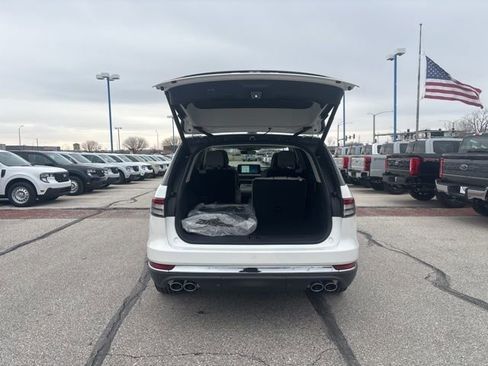 New 2026 Lincoln Aviator Reserve AWD/4WD image 7
