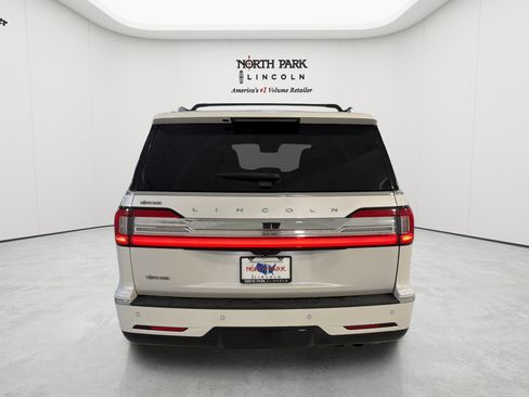 Used 2019 Lincoln Navigator Select w/ Cargo Package AWD/4WD image 14