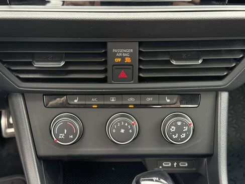 Used 2024 Volkswagen Jetta Sport image 11