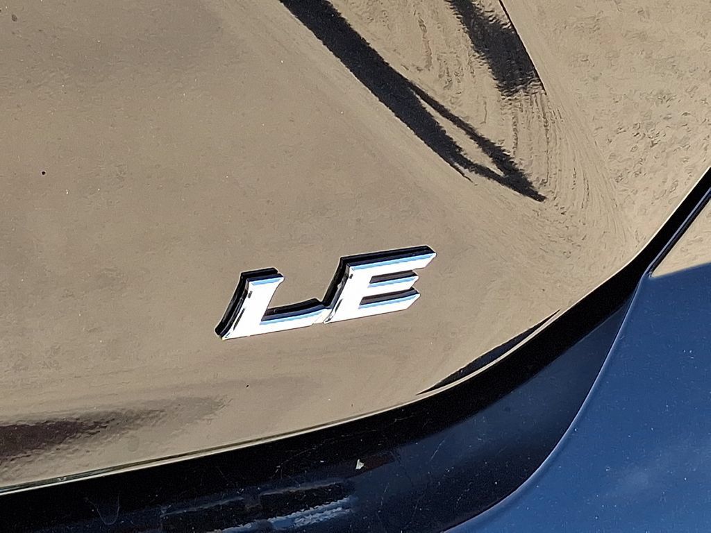 Used 2025 Toyota Camry LE FWD image 32
