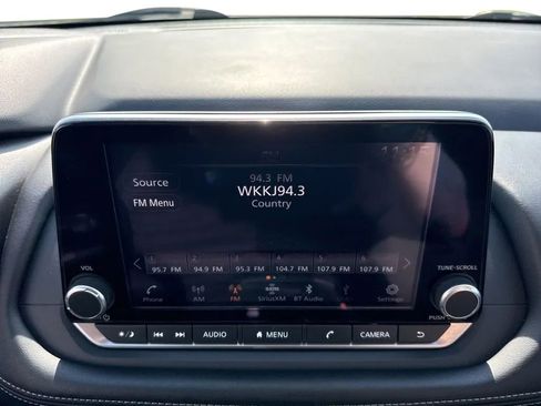 Used 2024 Nissan Rogue SV image 21