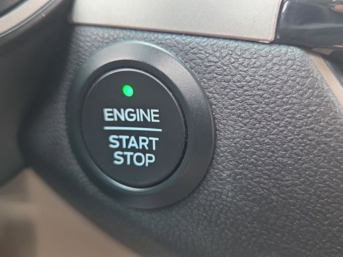 Used 2020 Ford Escape SEL image 39