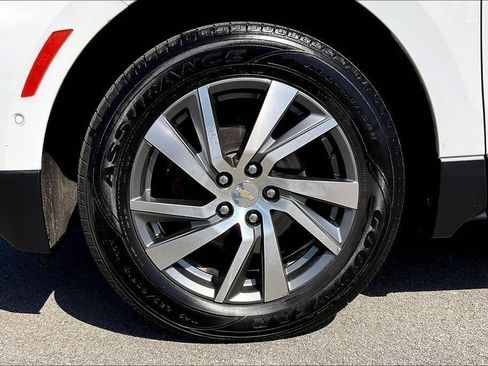 Used 2023 Chevrolet Equinox Premier image 8