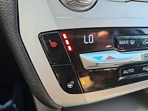 Used 2020 Ford Explorer XLT w/ Comfort Package image 31