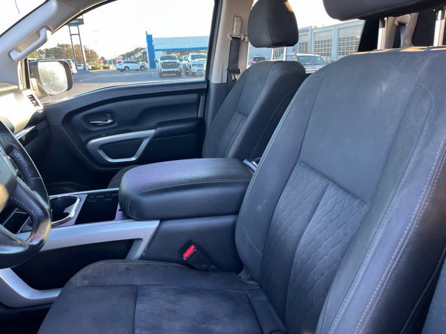 Used 2021 Nissan Titan SV w/ SV Convenience Package RWD image 8