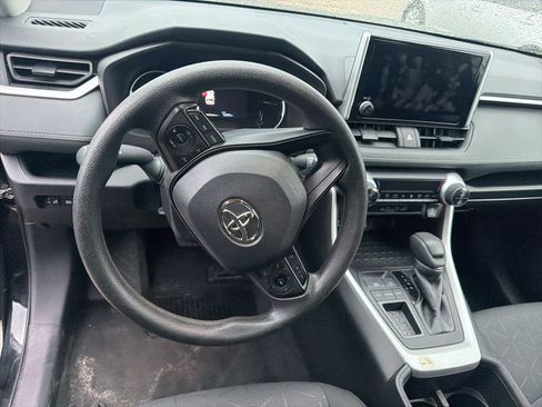 Used 2024 Toyota RAV4 XLE FWD image 10