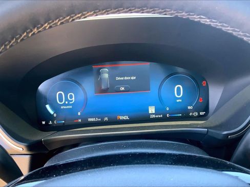 Certified 2025 Ford Escape Platinum AWD/4WD image 26