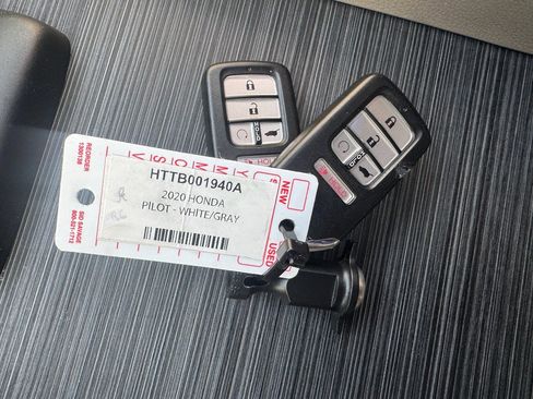 Certified 2020 Honda Pilot Touring image 30