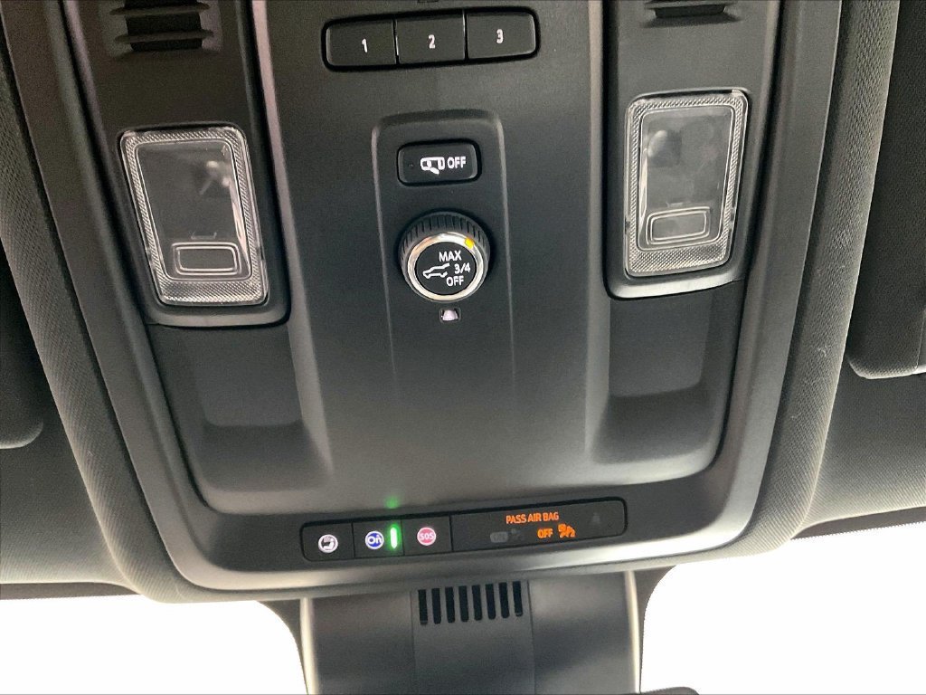 Used 2024 Chevrolet Suburban LT AWD/4WD image 26