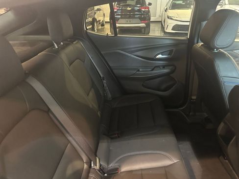 Used 2025 Buick Envista Sport Touring image 37