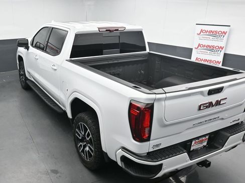 Used 2024 GMC Sierra 1500 AT4 w/ Technology Package AWD/4WD image 29