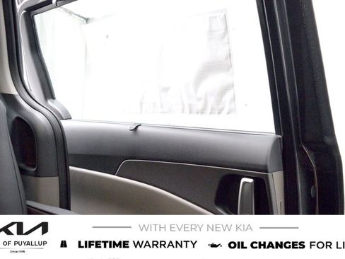 New 2026 Kia Carnival EX image 11