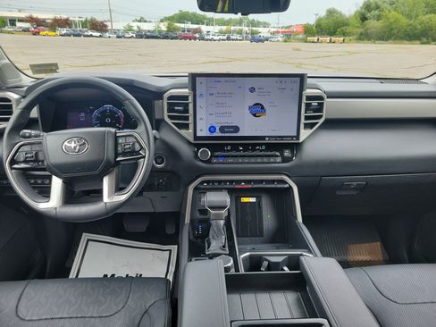 Used 2024 Toyota Tundra Limited AWD/4WD image 18