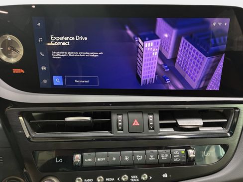 Used 2025 Lexus ES 350 Ultra Luxury w/ Accessory Package (Z1) FWD image 22