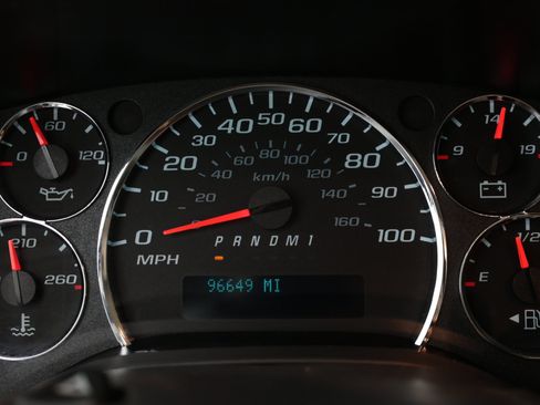 Used 2023 Chevrolet Express 2500 w/ Driver Convenience Package RWD image 21