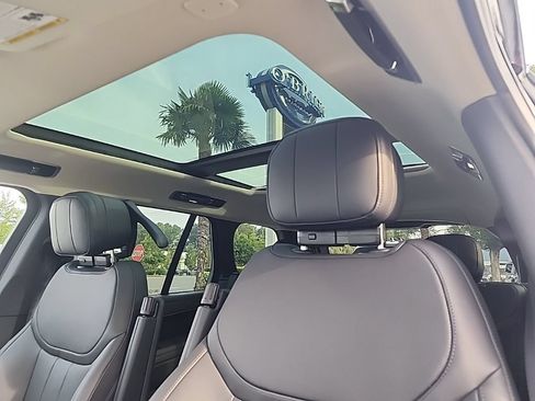 New 2026 Land Rover Range Rover SE AWD/4WD image 14