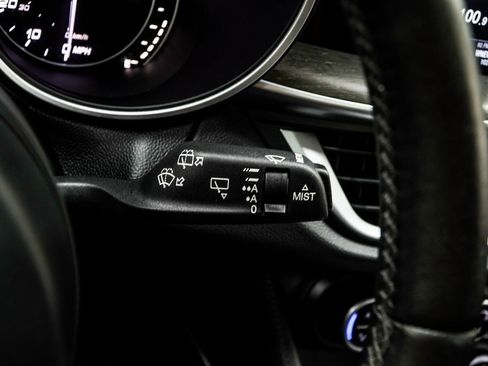 Used 2022 Alfa Romeo Stelvio Ti image 31