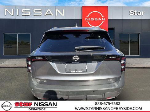 Used 2025 Nissan Kicks SV w/ SV Premium Package image 5