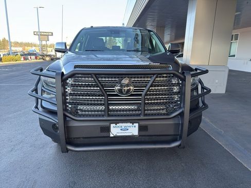 Used 2018 Toyota Tundra Limited image 2