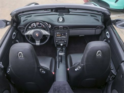 Used 2010 Porsche 911 Cabriolet image 31